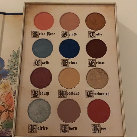 Storybook Cosmetics Little Briar Rose Palette - Picture 4 of 5